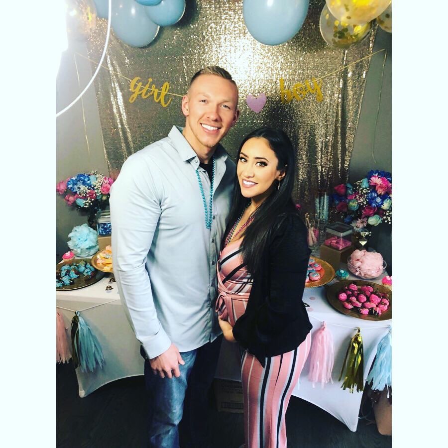 melissadersa's tweet photo. So excited to meet Luke John Anderson #grammalife https://t.co/ea3GYAgvDG