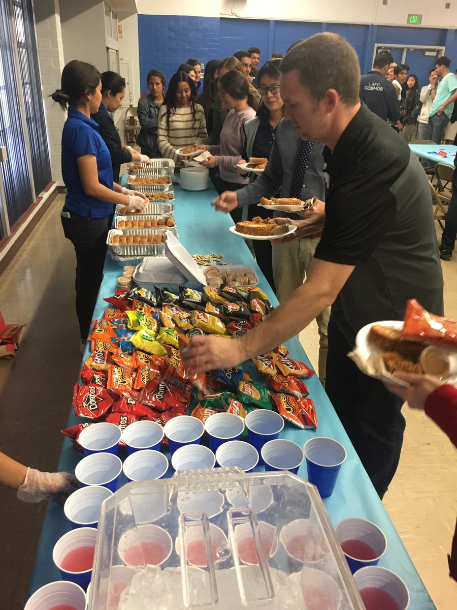 Another outstanding  MIT (Most Inspirational Teacher) Luncheon!  Each Senior Varsity Winter Athlete chose one Staffulty Member to honor!  Pizza is usually on the menu but this time we mixed it up with @Raising_Canes! 😋 Congrats to all the recipients! #StaffRec #LoveOurStaffulty