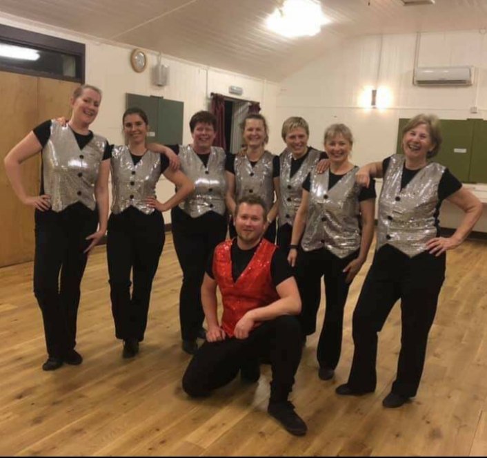 JenniKeer's tweet photo. So what does this #author get up to in her spare time?
This!
#Formationdance team all ready for their exam next week!
(I'm the tall, clumpy one on the left...)
We're gonna #nailit 😜😜😜
#dance #disco #RockAndRoll #writerslife #writersbottom #writingcommunity #goodfriends https://t.co/DpQ0OnXpOp