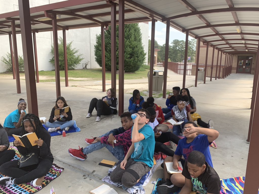 It was the most perfect day to finish reading A Long Walk to Water with a reading picnic!!  #readersareleaders #middleschoolela #iteachmiddleschool <a href="/ELWMS/">E. L. Wright Middle</a>