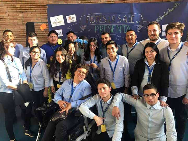 Un dia per recordar amb tot l'equip de la nostra empresa simulada Fustes La Salle 🗣 #MeetingPoint La Seu d'Urgell!! 👌2019.

#equip #photocall #FusteslaSalle #gestióadministrativa #ciclesformatius #meetingpointlasallelaseu #LaSallelaSeu