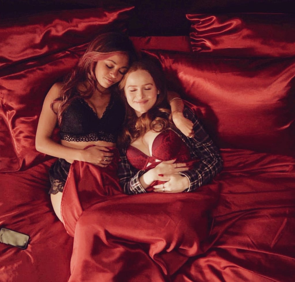 TheBlossomDiva's tweet image. That's all I need @SmurfetteSnake