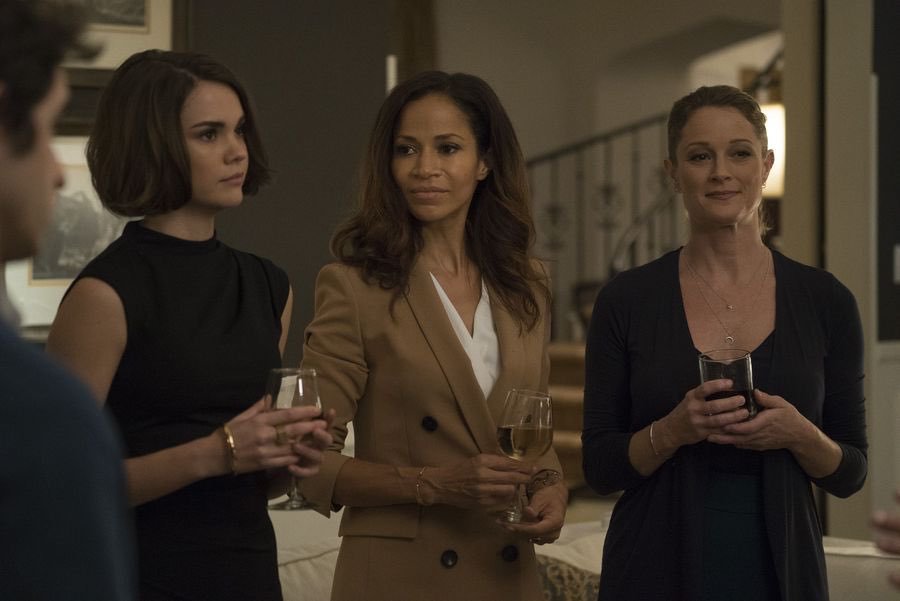 AtTheCoterie's tweet photo. MOMS ARE BACK IN 5 DAYS!!!!
#GoodTrouble #soreadyforit #newobsession @SherriSaum1 @TeriPolo1 @MaiaMitchell @cierraramirez @Beau_Mirchoff https://t.co/EjtSvXSf7i
