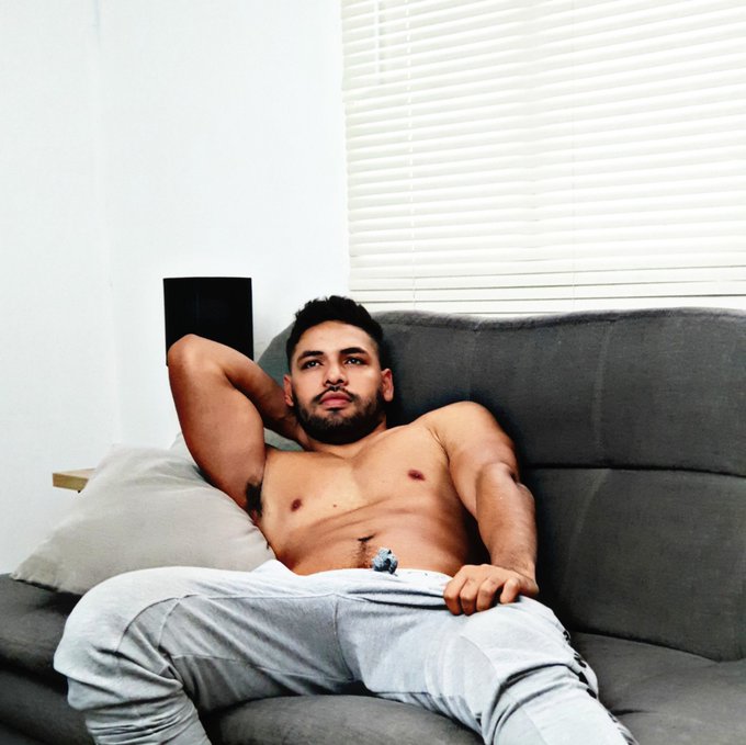 I will be online in couple tours for the night at https://t.co/ZiADsOw6Ny 
#muscle #colombian #gay #hairy
