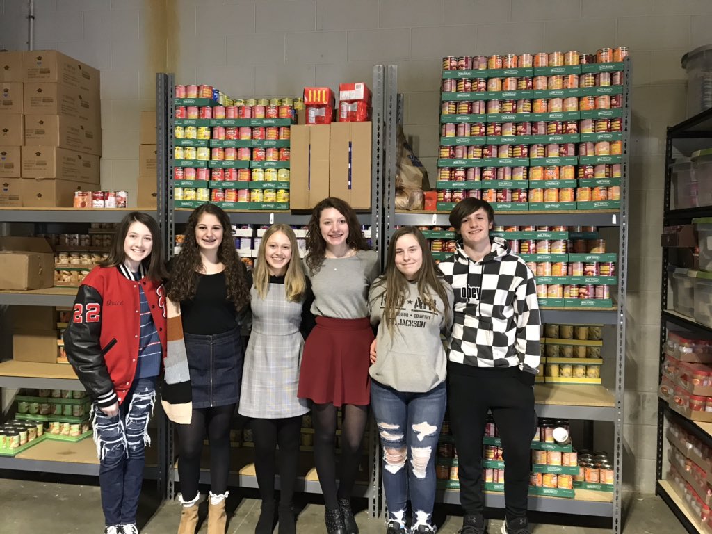 HNInteractClub's tweet photo. @HNHSVikings donated their time to Blessings in a Backpack https://t.co/Nj0ixPSxhH