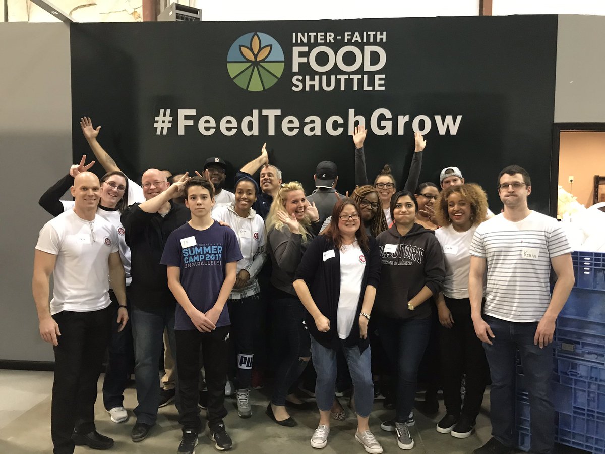 LifePlatform_'s tweet photo. Thanks to all the Life staff for volunteering with the Inter-faith @FoodShuttle backpack buddies program and providing close to 3,000 meals to children in need. #lifeonlife #backpackbuddies #feedteachgrow #makingadifference https://t.co/EcQGfRajuw