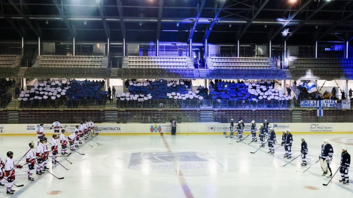 LeSebastien_13's tweet photo. UNE PLACE EN DEMI À ALLER CHERCHER ! CHEZ NOUS AU POMGE À DOMICILE ! REMPLISSEZ LA PATINOIRE ! #gospartiatesgo #TeamOM #TeamMHC #Hockey #Marseille #Folie #Demi #Finale https://t.co/X9t4FeOFh2