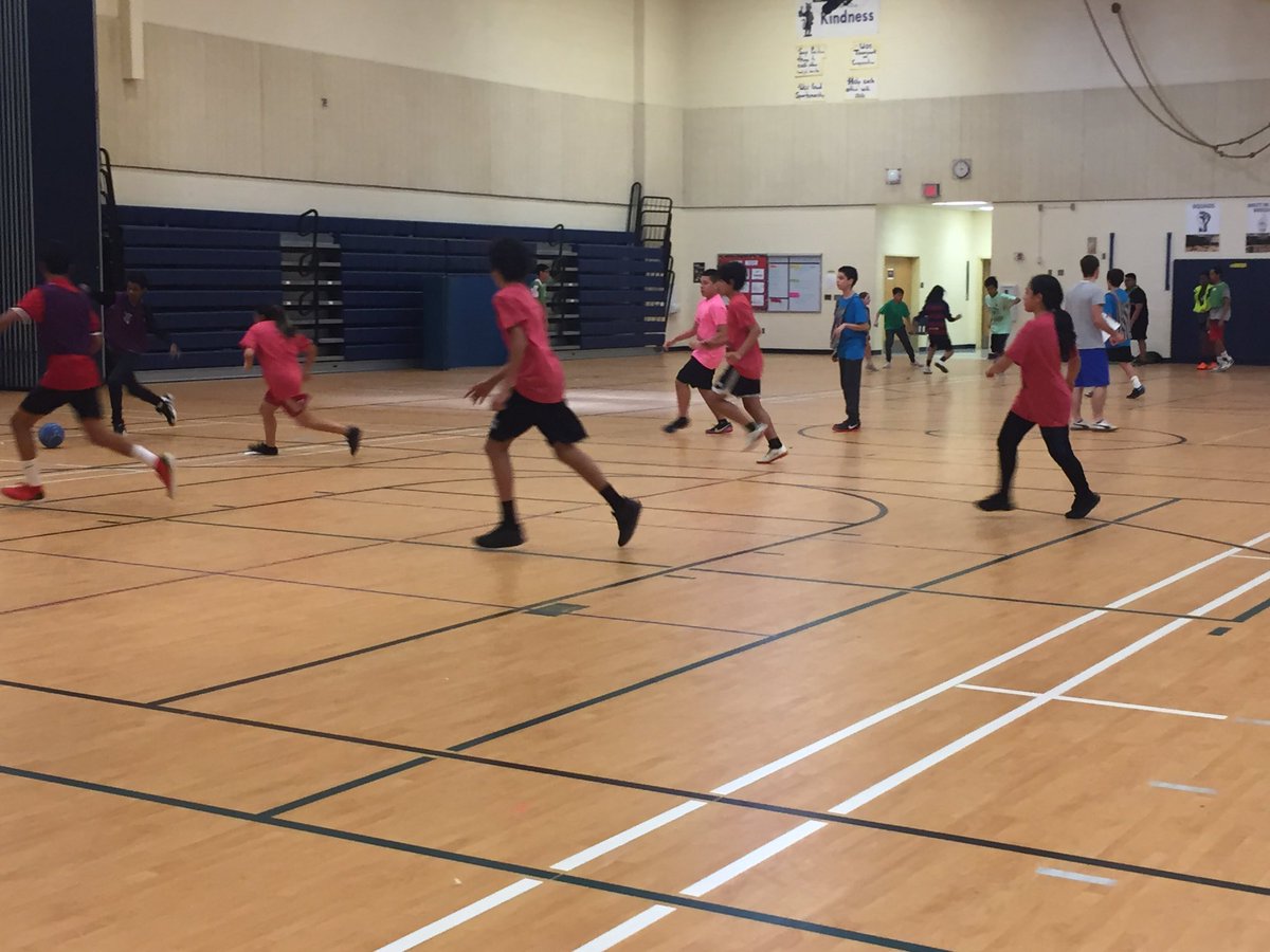 molly_walsh20's tweet photo. Had a great time hanging with @ms_englund and Ms Wiemken this afternoon cheering on our 8th grade soccer teams! Thanks to @pancakeburglar and Mr Haggett for supporting the students this afternoon! Go District 1! ❤️⚽️ #HungerGames2019 #GMSBelieves https://t.co/CGJT2IyDqT