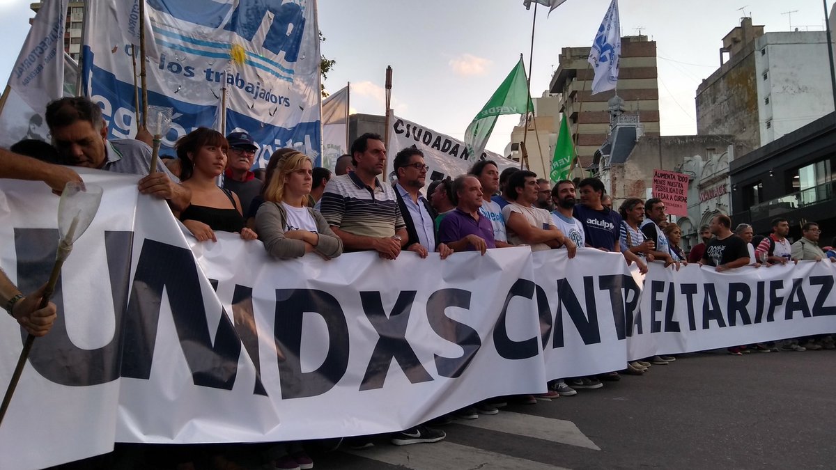 CNuestrapatria's tweet photo. #tarifazos | #Ahora marcha contra los tarifazo a por las calles de #LaPlata
Contra el ajuste y el saqueo de #Cambiemos la salida es la #UnidadDeLxsTrabajadorxs y la #LuchaEnLasCalles https://t.co/9WX3hUrnlL