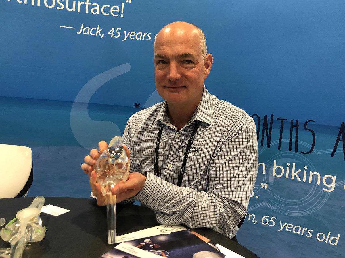 medtechMarion's tweet photo. Steve Ek Arthrosurface’s CEO holds up the second-gen patellofemor arthroplasty implant “Wave Kahuna” launched #AAOS19; targets orthos with mixed practice; inlay is less likely to alter biomechanics of joint and has shown less progression of disease in trials.#orho #medtechinsight https://t.co/PDwB1imram