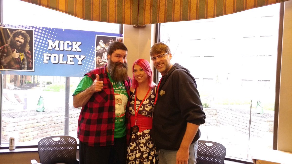 edenflesh's tweet photo. Loved meeting @RealMickFoley at Horrorhound a few years ago! Looking forward to seeing him again this weekend! #HHW https://t.co/rQuYTUbz5C