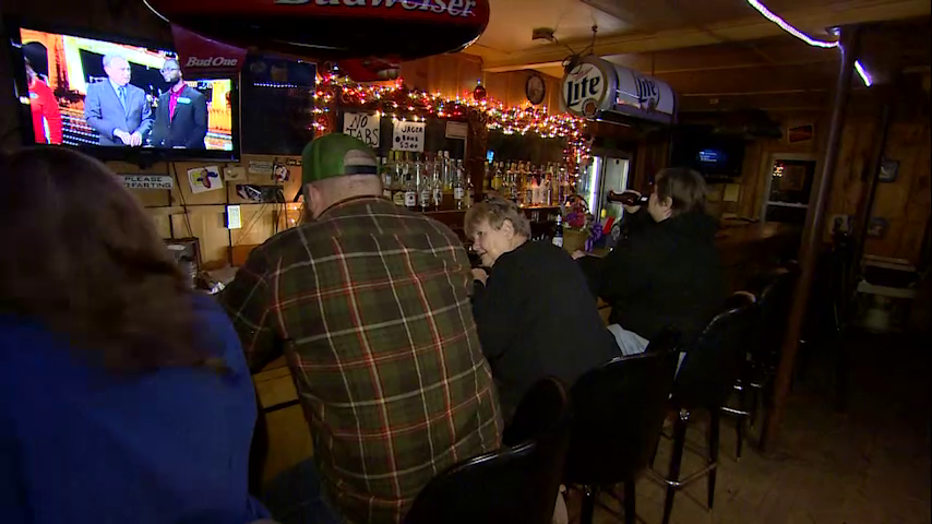 Chronicle5's tweet image. You want nightlife in Monroe, Massachusetts - you're looking at it. "Everybody knows your name and you know what they’re drinking. Oh yeah" Life in a small town. #TheDepotTavern #ProjectCommunity @anthonyeverett  @shaynaseymour  @DCPinzon 7:30 #wcvb