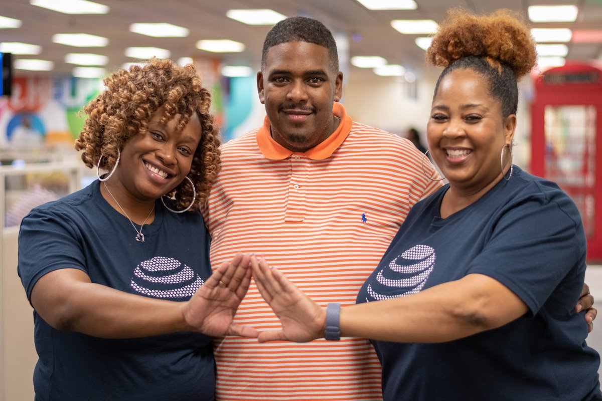 qcjoyriders's tweet photo. Thanks @BirminghamDMDR for showing your support by wearing orange &amp; kidney walk t-shirts on #WorldKidneyDay2019. We're excited about the upcoming Atlanta Kidney Walk!

#TuggleNation @anthonyetuggle @mrscorporate @LaKeshiaShine #LifeAtATT @TonySmith4Sales #ATTImpact https://t.co/4GUejd2gNV