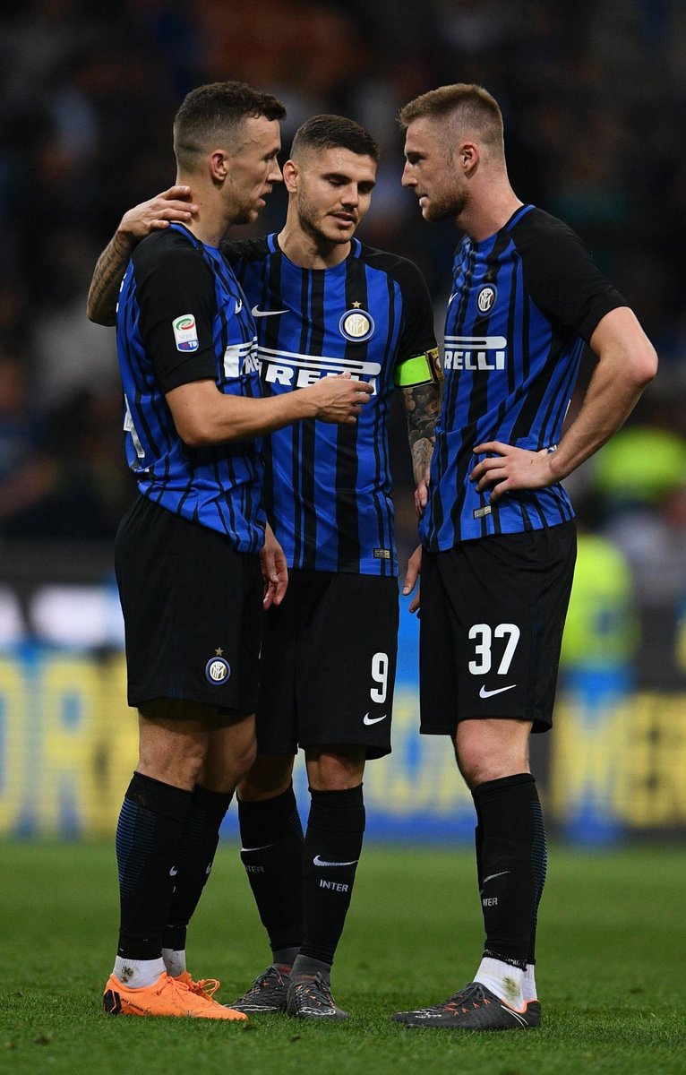 twINTERvallo's tweet photo. RT se hai capito chi ha veramente LE PALLE e merita questa maglia! 

#Inter #Skriniar https://t.co/ZbJA8z8KSM