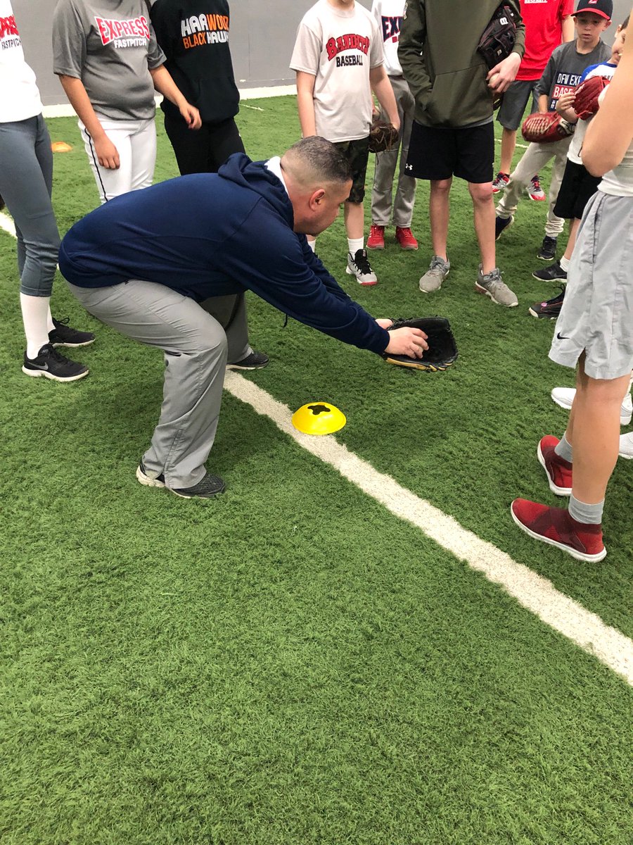 dfwexpressfp's tweet photo. DFW Express Fielding/Catchers Clinic
@DFWExpress https://t.co/bl8qb9MCuO