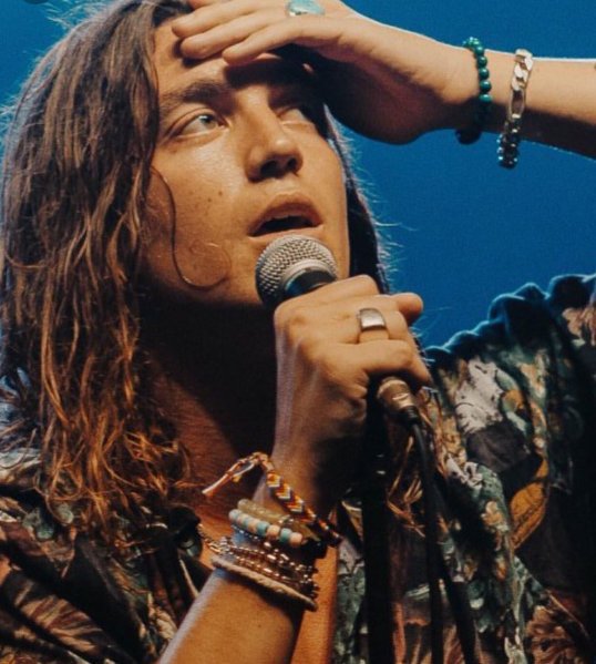 _rantaccx's tweet image. long haired @pauljasonklein is such a beaut and that's it. that's the tweet.