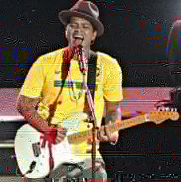 PaulaBeloMars's tweet photo. TBT com meu bebê @BrunoMars aqui no 🇧🇷 em 2012 Summer Soul São Paulo

#brunomars #brunomarsfans #teambrunomars #askthedragon
#hooligansbrasil #brunomarsnobrasil #unorthodoxjukebox https://t.co/zzudhOYOqu