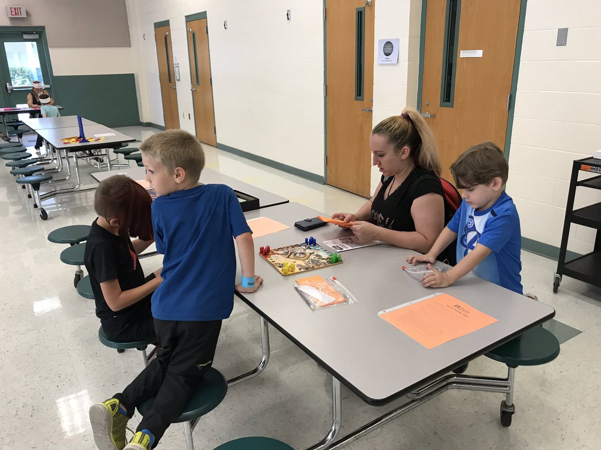 SRES_Math's tweet image. Family Fun Night at Sunray #SunrayScores @sunrayexplorers