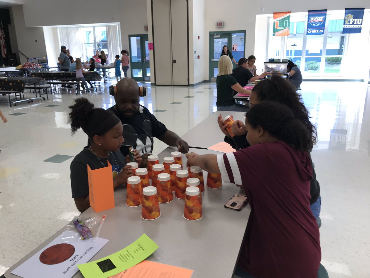 SRES_Math's tweet image. Family Fun Night at Sunray #SunrayScores @sunrayexplorers