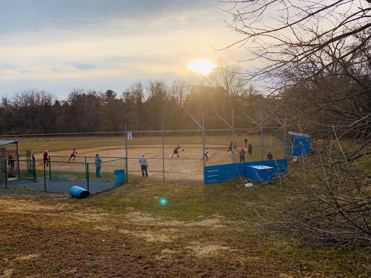 explosionguzzo's tweet photo. Happy Snow Has Finally Melted Day!! #finallyoutside #softball #nomoresnowplease #softballproblems #Explosion12uLilly #GoExplosion https://t.co/wsBFPaFHP6