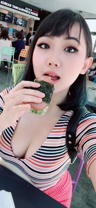 Trying spam musabi for the first time! #FoodPorn #SoSugarcookie https://t.co/zYFiQi0l7A