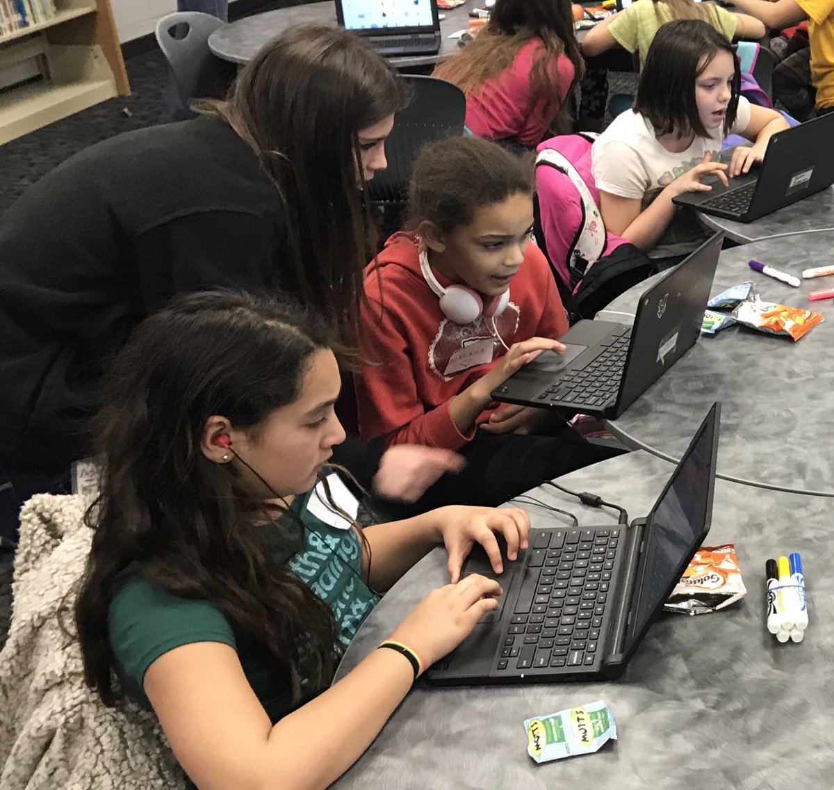 LSGirlsWhoCode's tweet image. We loved meeting the Westview wildcat girls at our pop-up event today!  We hope to see you at our first Girls Who Code Elementary Club meeting @STAexcels Sat 3/30 10-11am.  #girlscodetheworld @LSR7 @lstigers @lsnbroncos @lswhstitans @DaveBoulden1 @GirlsWhoCode