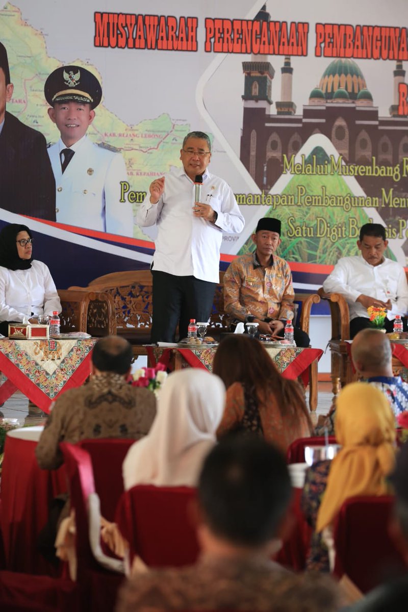 Zulkifl46485155's tweet photo. Sosialisasi Program Kemendes PDTT Tahun 2019 & Pendampingan oleh TPPI dalam Pembangunan Desa
#MendesDiBengkulu
#JokowiMembangunDesa
#TPPIKaltara
@jokowi
@EkoSandjojo
@taufikmadjid71
@anwsanusi
@fachrilabalado https://t.co/QCxhwiXCyb