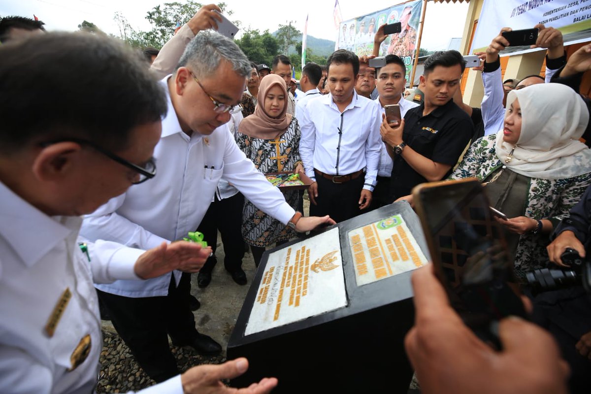Zulkifl46485155's tweet photo. Sosialisasi Program Kemendes PDTT Tahun 2019 & Pendampingan oleh TPPI dalam Pembangunan Desa
#MendesDiBengkulu
#JokowiMembangunDesa
#TPPIKaltara
@jokowi
@EkoSandjojo
@taufikmadjid71
@anwsanusi
@fachrilabalado https://t.co/QCxhwiXCyb