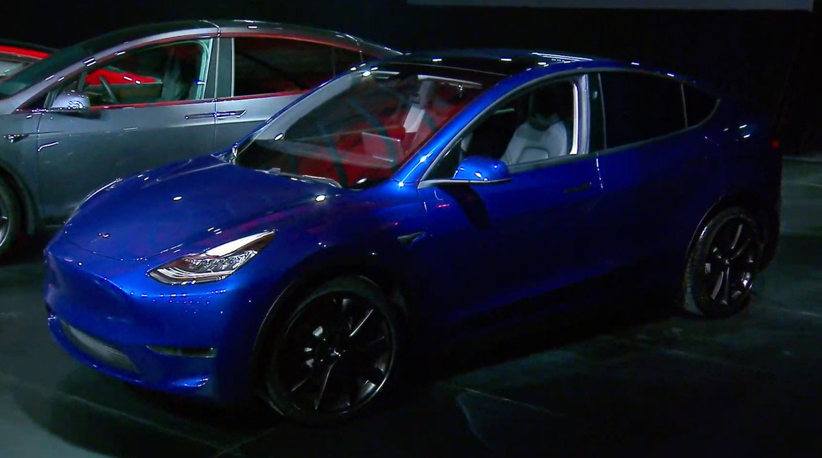 shinigami_12's tweet image. Para el que diga que no existe el mismo fanatismo entre los #TeslaEvent y las #applekeynotes necesitará justificármelo, en especial si esta viendo el nuevo #ModelY