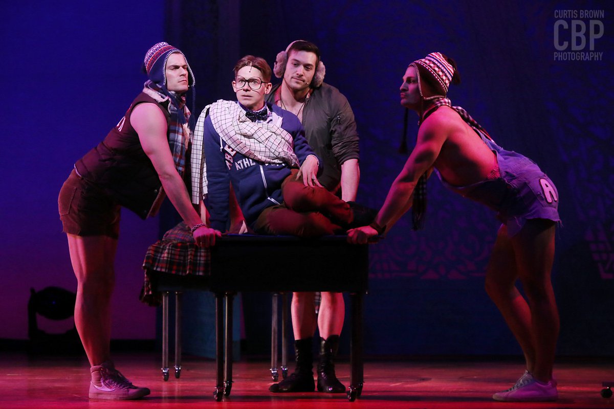 KeenanBlogger's tweet photo. Keeping it reeeeeally subtle at #BroadwayBackwards :P In all seriousness though, it's always a joy to see gender and sexuality norms broken down in musical theater, especially when it's benefitting a cause as vital to our community as @BCEFA! (photos by @cbp22) https://t.co/aTCupyl699