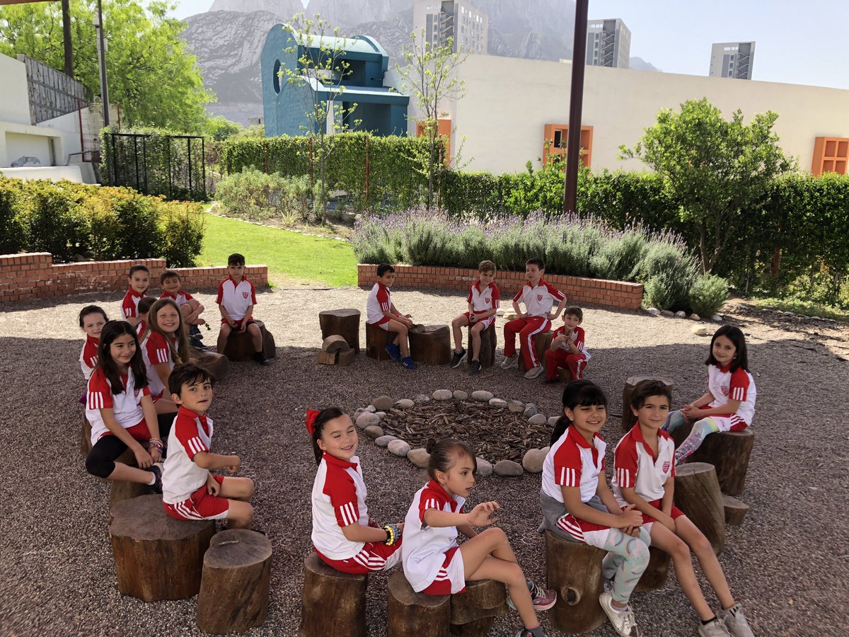 “Campfire” afternoon with our first graders! Working on teamwork and communication skills! #asfmlearns <a href="/ASFMELEM/">ASFMELEM</a>