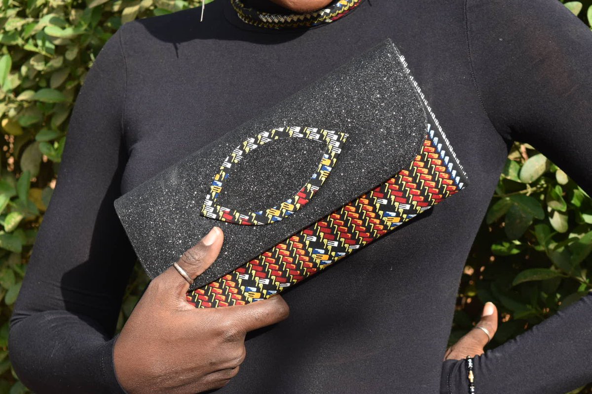MenaMarche's tweet photo. MADE IN NIGER 🇳🇪
BY WOMEN IN NIGER 🇳🇪
 
#FORTHEWIN

When should we drop this??????? https://t.co/6hhTyamecG