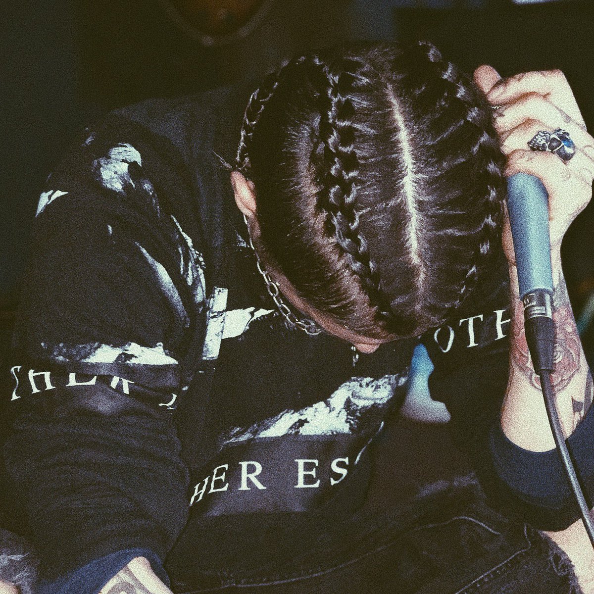 AS82456's tweet photo. #NuevaFotoDePerfil @mcaeseoficial el guapo😍 https://t.co/ehXCIklFAd