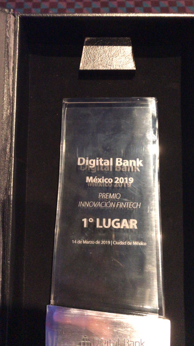 ESiniscalco's tweet photo. Se viene a casa 💪🏻💪🏻
Orgulloso de haber ganado el #DigitalBankMexico con @Prezztacom
Muchas gracias @DigitalBankLA y felicitaciones por este magnifico evento! https://t.co/HXxj8YPGNz