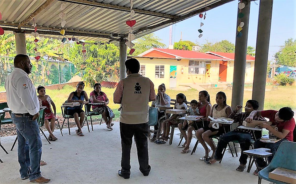 IEATTABASCO's tweet image. En el Ejido Las Lilias del municipio de #Teapa, inauguran círculo de estudio para la atención de educandos 10-14 alfa y del nivel secundaria.#FelizJueves #EducaciónEsDesarrollo