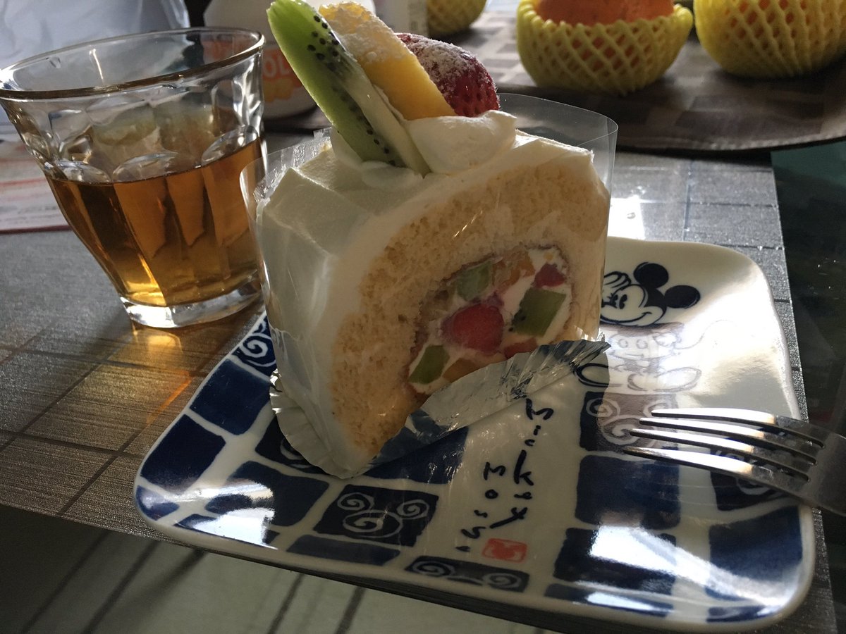 朝からケーキ