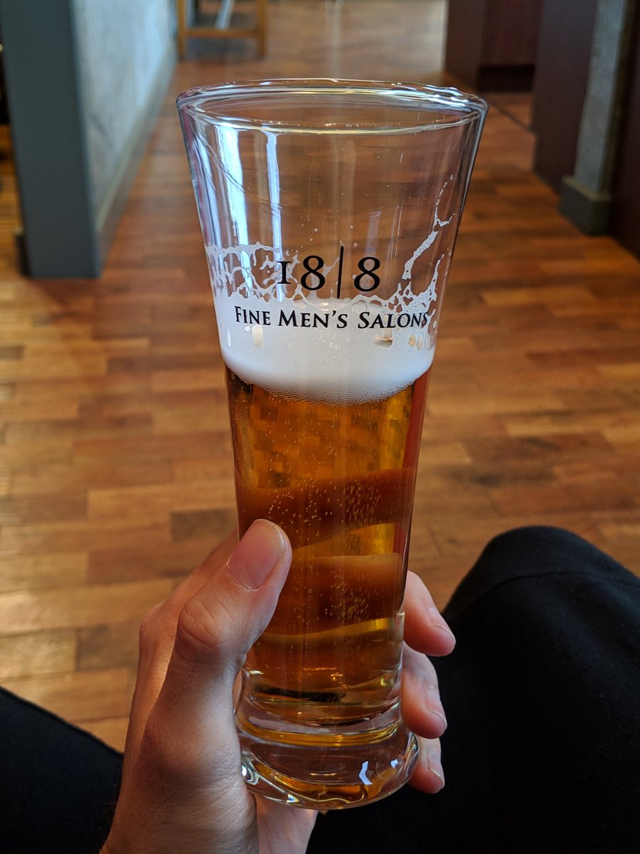 jadaiyuki's tweet photo. Getting a haircut at @188salons and they have free beer. https://t.co/9seknMw8WM