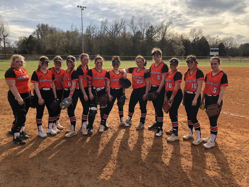 GS_IndianSB's tweet photo. Congrats to this squad for getting a big 7-2 win over Alba tonight! The Lady Indians are 3-1 in district and 21-1 overall. #getup @TXPrepSoftball @gsathletics1 @Jones_Courtney4 @BrandonOSports @LaughlinMD @PhilHicksETFS @MaxPreps https://t.co/YvV1DxZbZ8