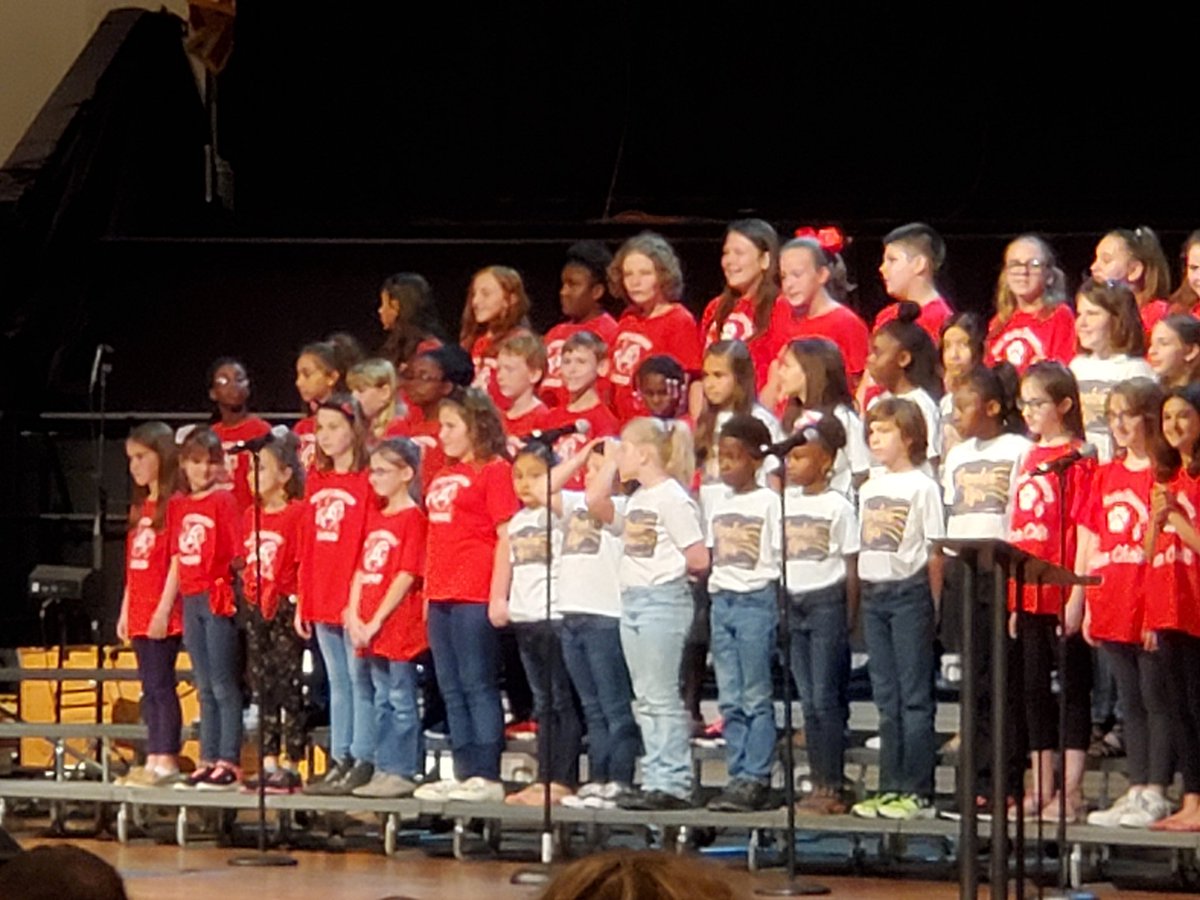 What an awesome performance from our Thoroughbred Singers! We will rock you! <a href="/AYEThoroughbred/">Anthony Elementary School</a>