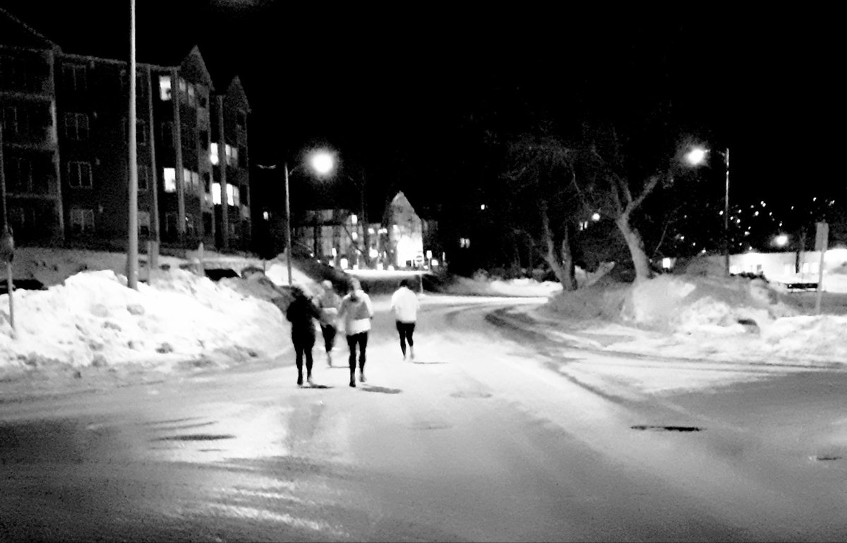 cmandrews3's tweet image. Late night #running with some peeps who ❤ it as much as I do.  Anything YOU love, find others who feel the same &amp;amp; this will keep you invested that much longer! #GroupRunning #GetFit #Run