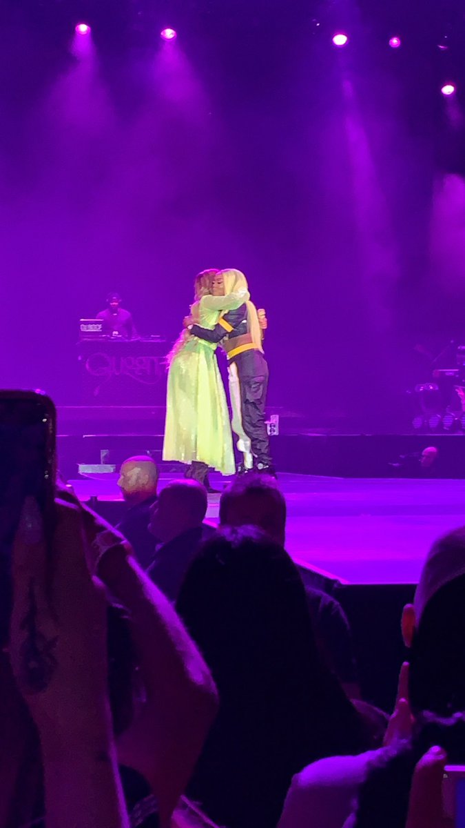 lpaigethomas's tweet photo. Ok so @NICKIMINAJ bringing out @LadyLeshurr tonight was lowkey iconic #NickiWRLD 💞 https://t.co/3DmOdMU8wx