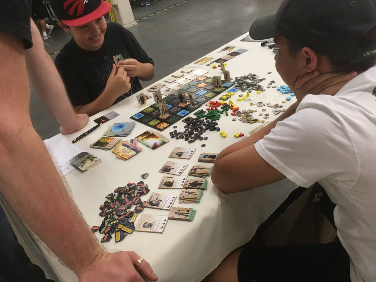 Stratos_Game's tweet photo. These kids had a ton of fun at our #CNE table a couple summers ago. The best part of having a booth is easily knowing when people have a great time. They even got to explore the Lagoons with the promoted Explorer! #familyfun https://t.co/oYOdB0Z3lq
