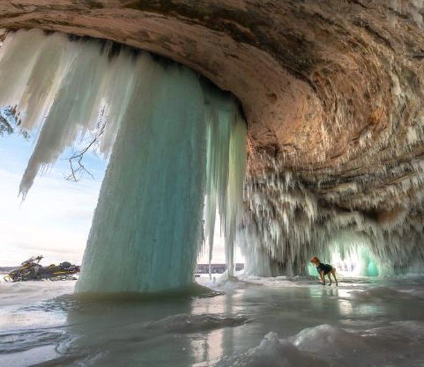 awesomemitten's tweet photo. TODAY starts our #MittenTakeover with incredible photographer Ryan Oswald! Follow along during this St. Patrick's Day weekend to get views of our beautiful Michigan 💚 #MittenLove https://t.co/P9wV2hEa1p https://t.co/OlxsdzdVPe