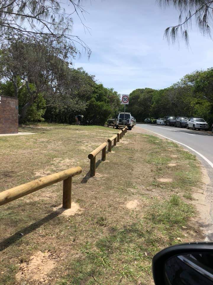 JasonOPray's tweet image. Moved the bollards back to allow for 3 more valuable carparks at the North Shore Dog Beach. #qldpol #sunshinecoast