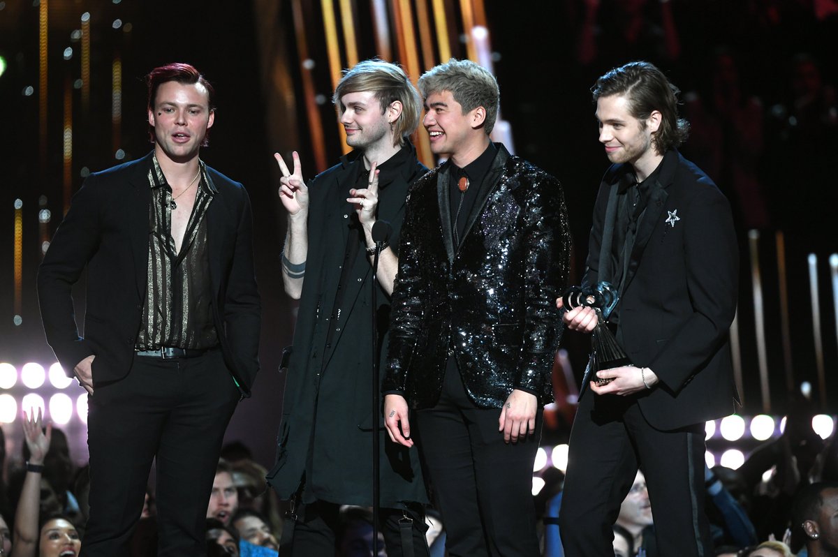 iHeartRadio's tweet image. Still cheering for @5SOS 🎉🎉🎉

#iHeartAwards2019