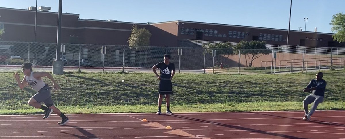 The_SavageSeth's tweet image. Thanks for the workouts this week @bbetterperform @byron_ledbetter #workhardbbetter #SpringBreak