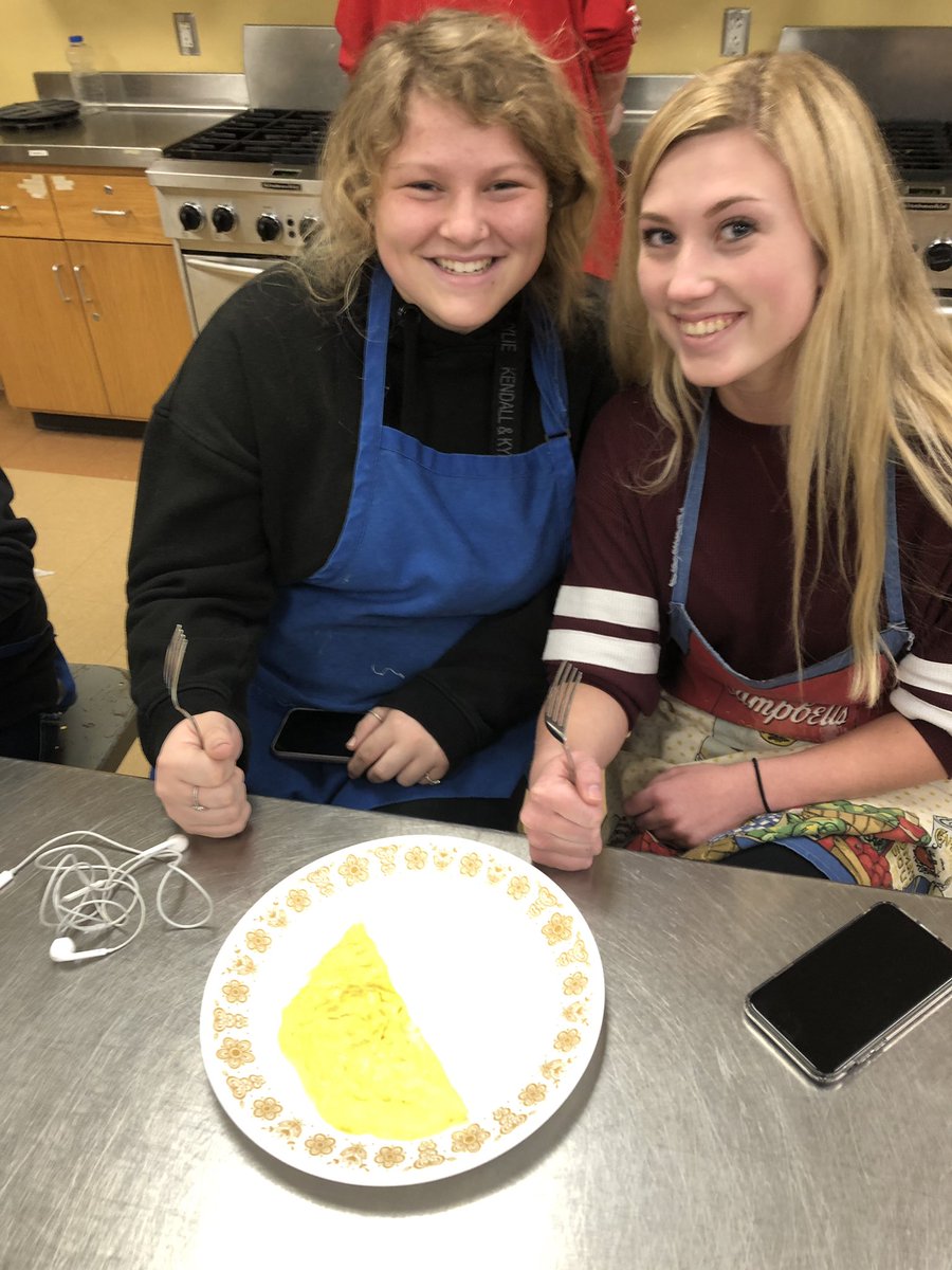 Showing off their omelet skills #weekendbreakfast