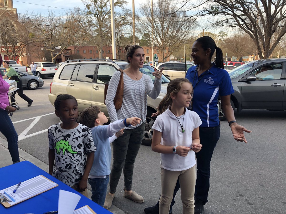 MeadowfieldElem's tweet image. Math Night was a huge success!   #makingmathreal #grocerystoremath #publixpartner @Publix @RichlandOne