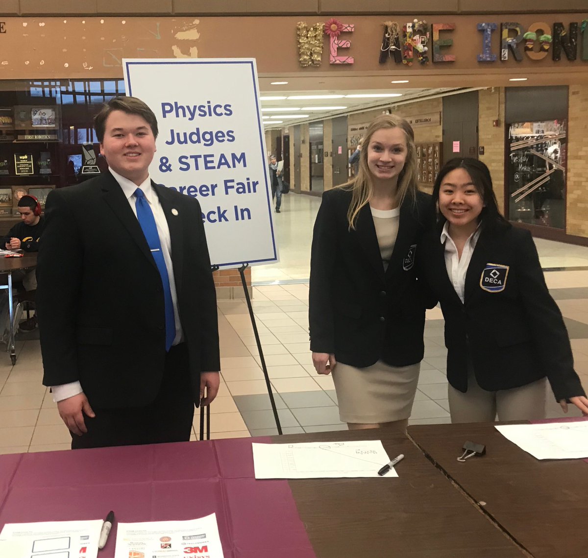 On Tuesday, Irondale #DECA welcomed physics fair judges and STEAM career fair exhibitors. Thank you to our #Decacated hosts!