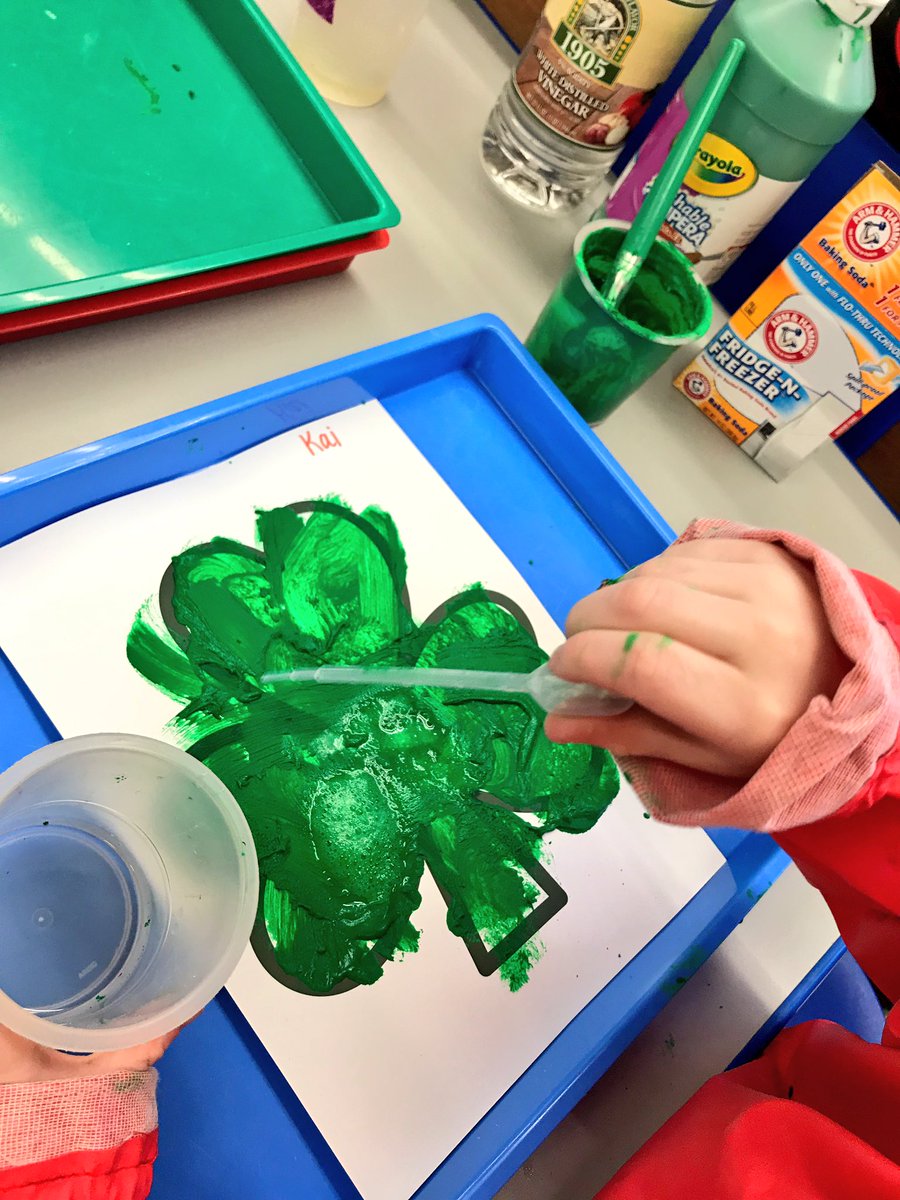 KathrynCorcor14's tweet photo. “Magic fizzing shamrocks” 😃 💚#StPatricksDayTheme #art #science #DickersonPreschool #WeAreChesterNJ https://t.co/SPBLhWaC0U